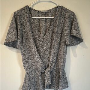 Women's Black and White Patterned Top